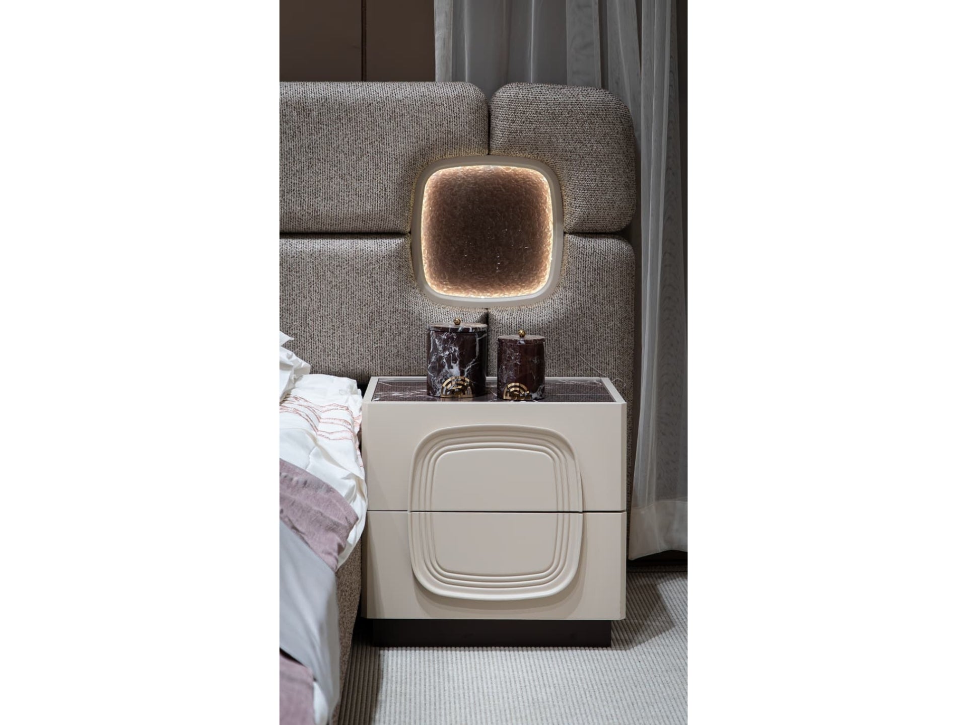 Leonora Yatak Odası