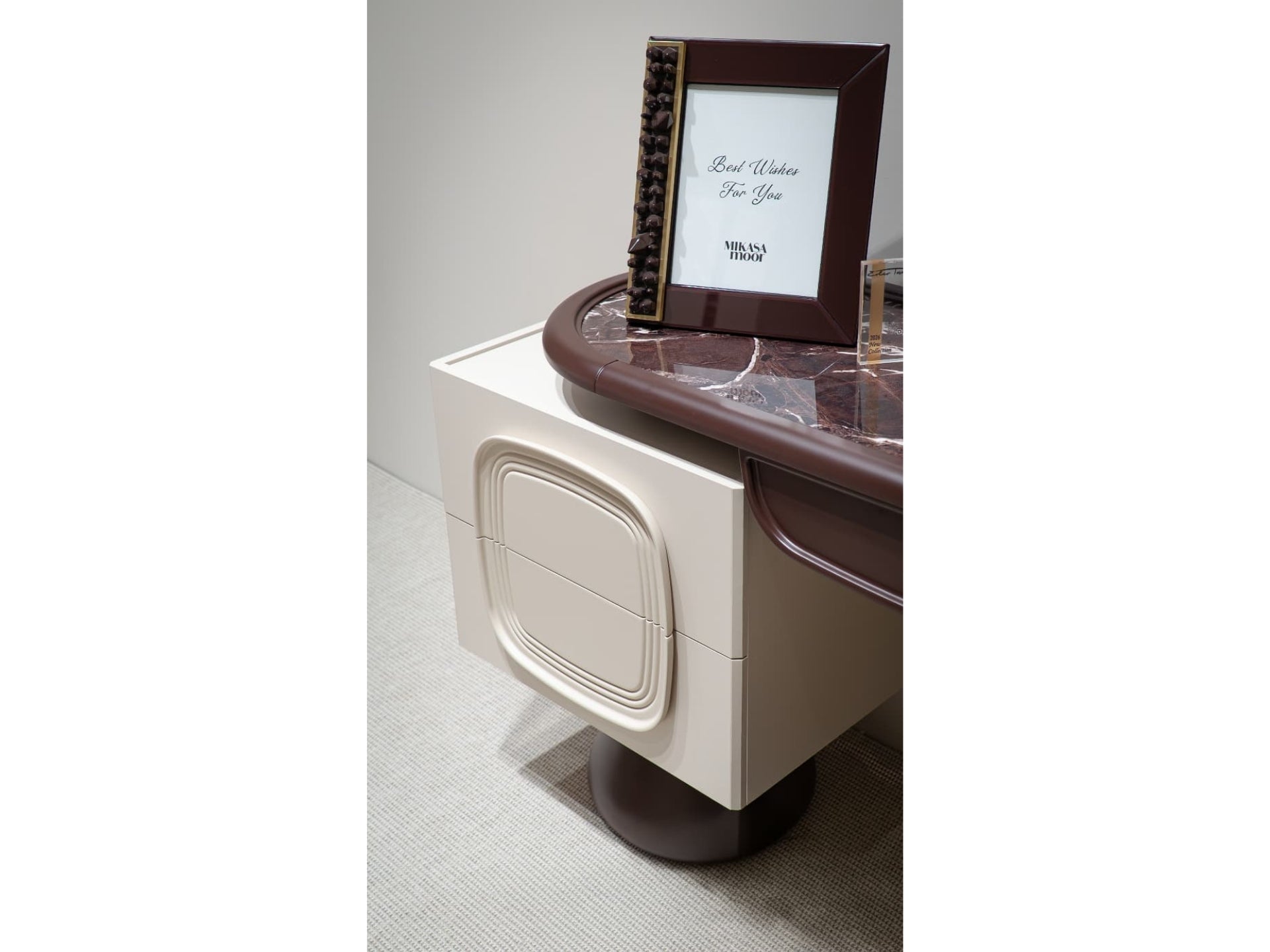 Leonora Yatak Odası