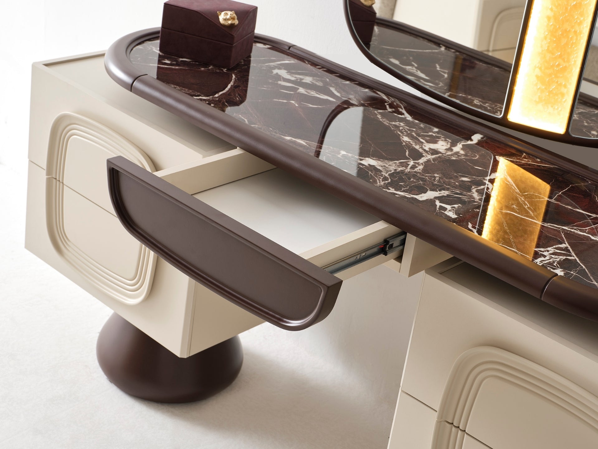 Leonora Yatak Odası