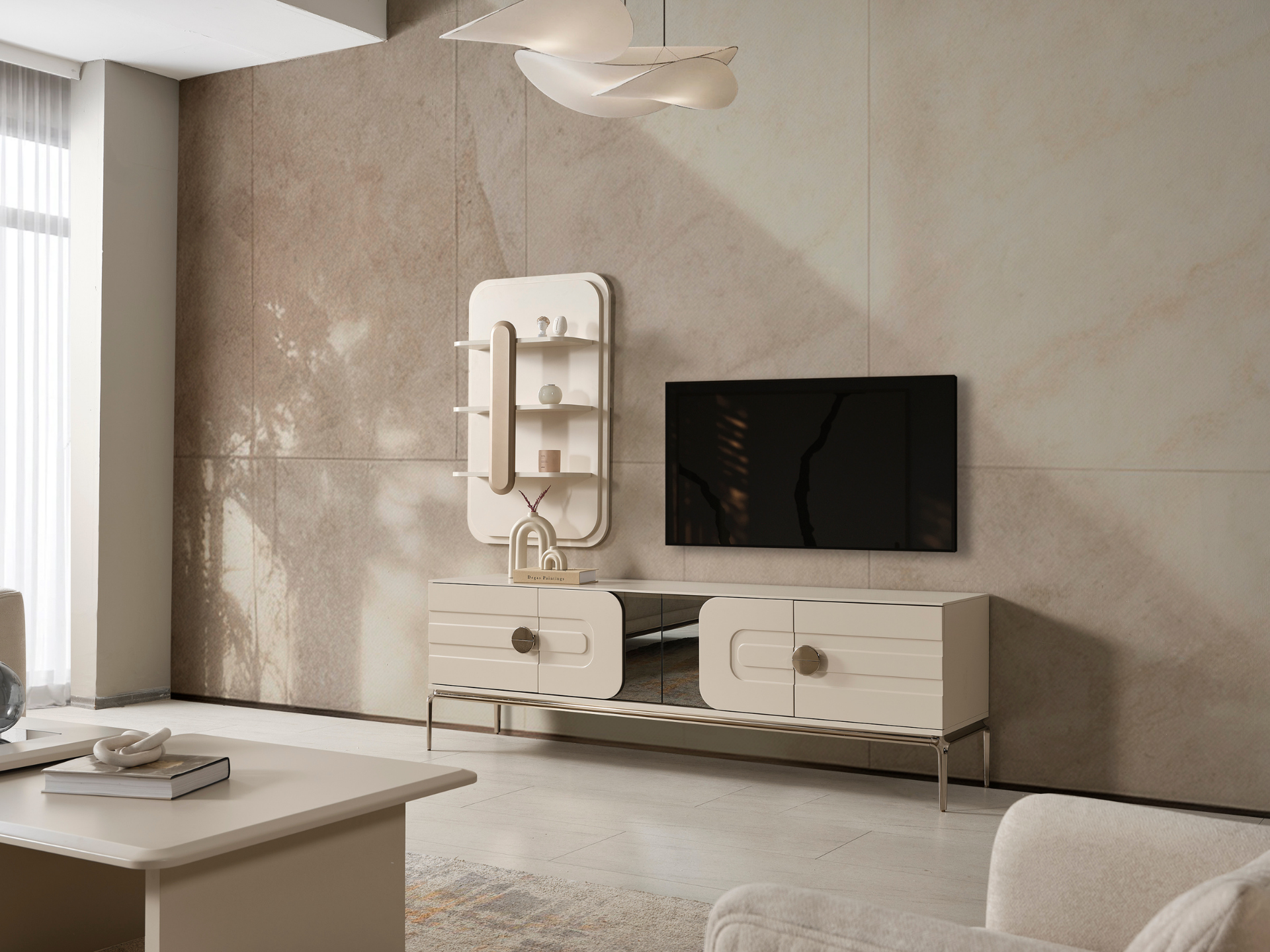 Senna TV ünitesi ve krem lake duvar rafı, salon görünümü