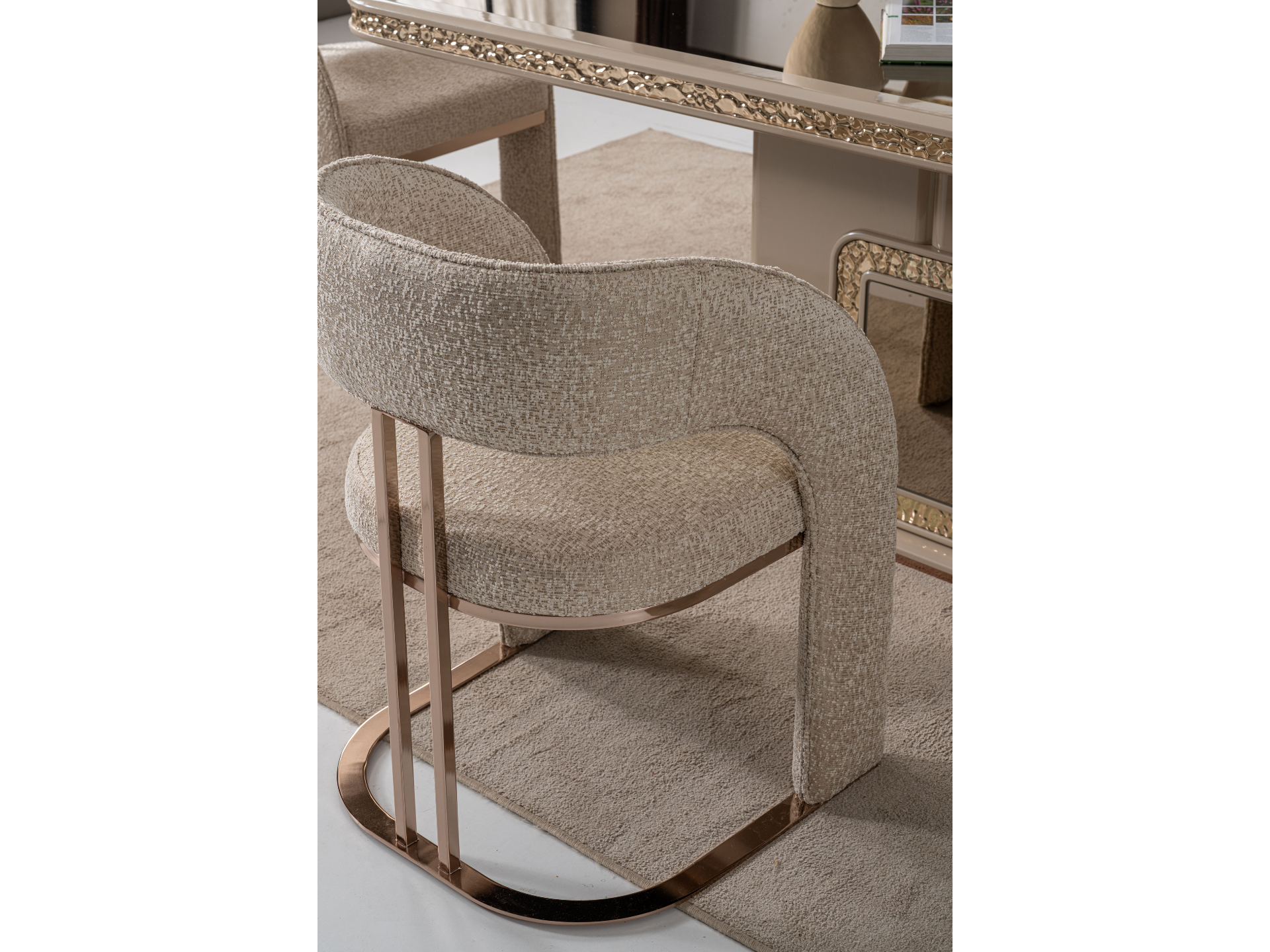 Tesla Lux Yemek Odası