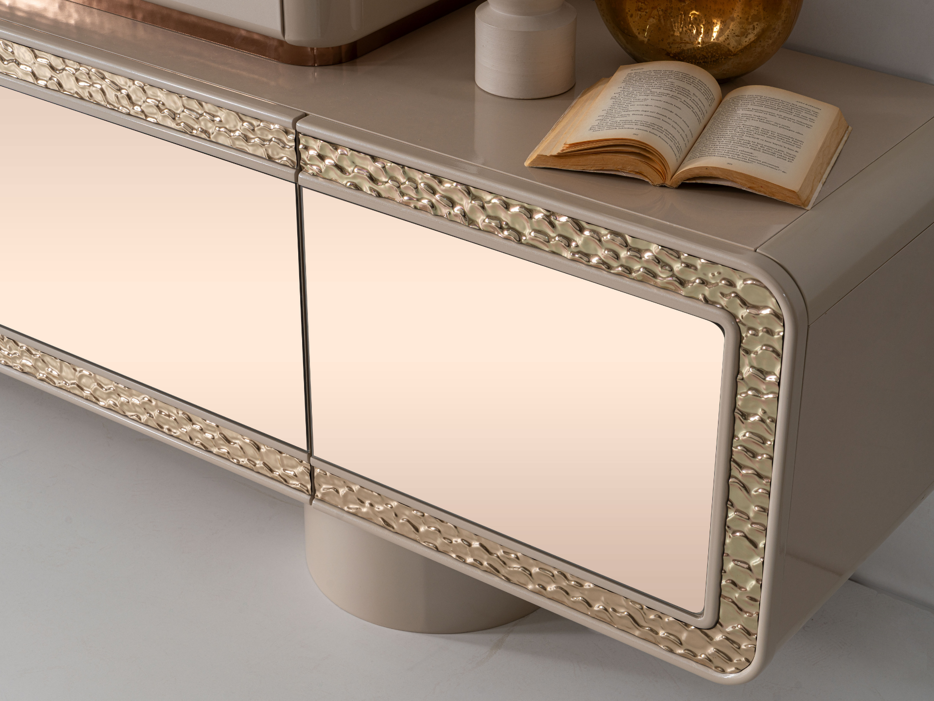 Tesla Lux Yemek Odası