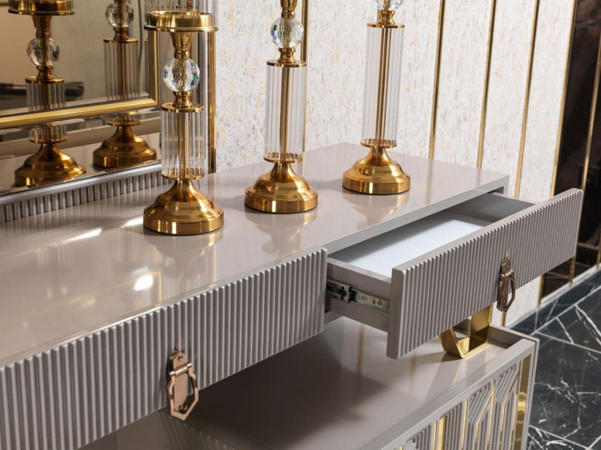 Valencia Luxury Şifonyer & Aynası